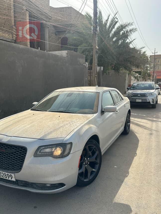 کرایسلەر 300
